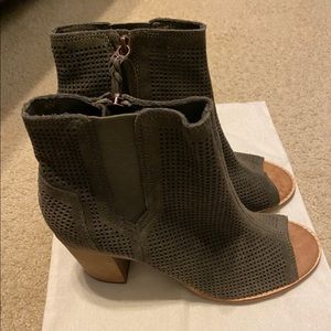 NWOT Tom’s Peep Toe Bootie  8.5